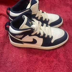 AIR JORDAN 1 MID 'OBSIDIAN